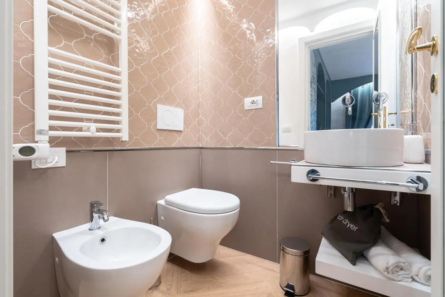 Dimora Del Mercante - Luxury Rooms Florence 0*,  Italy