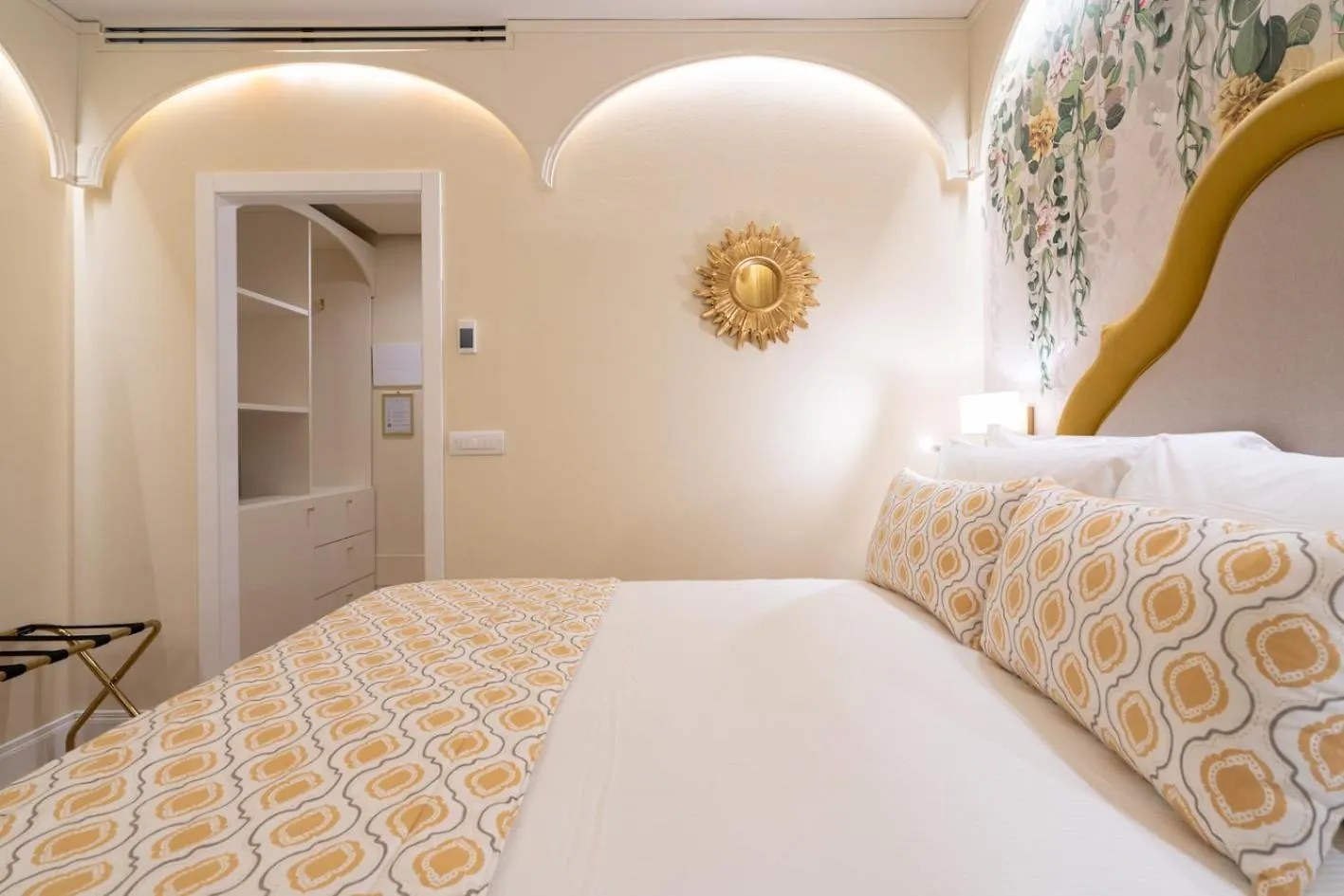 Dimora Del Mercante - Luxury Rooms Florence 0*,  Italy